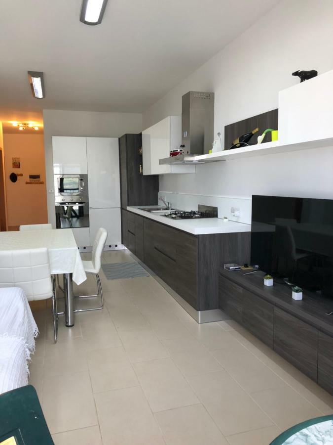 Modern Apartment With Sea View Mellieħa Екстериор снимка